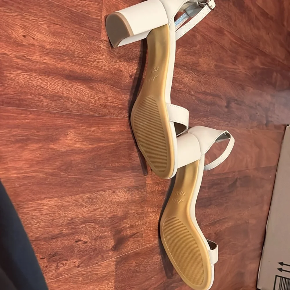 NWOT size 7 cream colored Ankis 3” strappy open toe heels